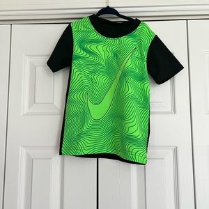 Nike boys size 5 tee